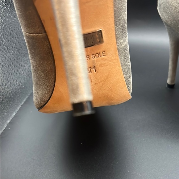 Badgley Mischka Silver Crystal Embellished Heels - Picture 7 of 8